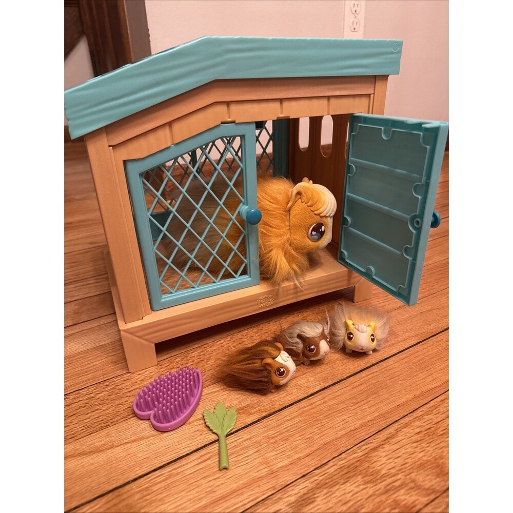 Little Live Pets - Mama Surprise Guinea Pig Mom And Three Babies Working Clean